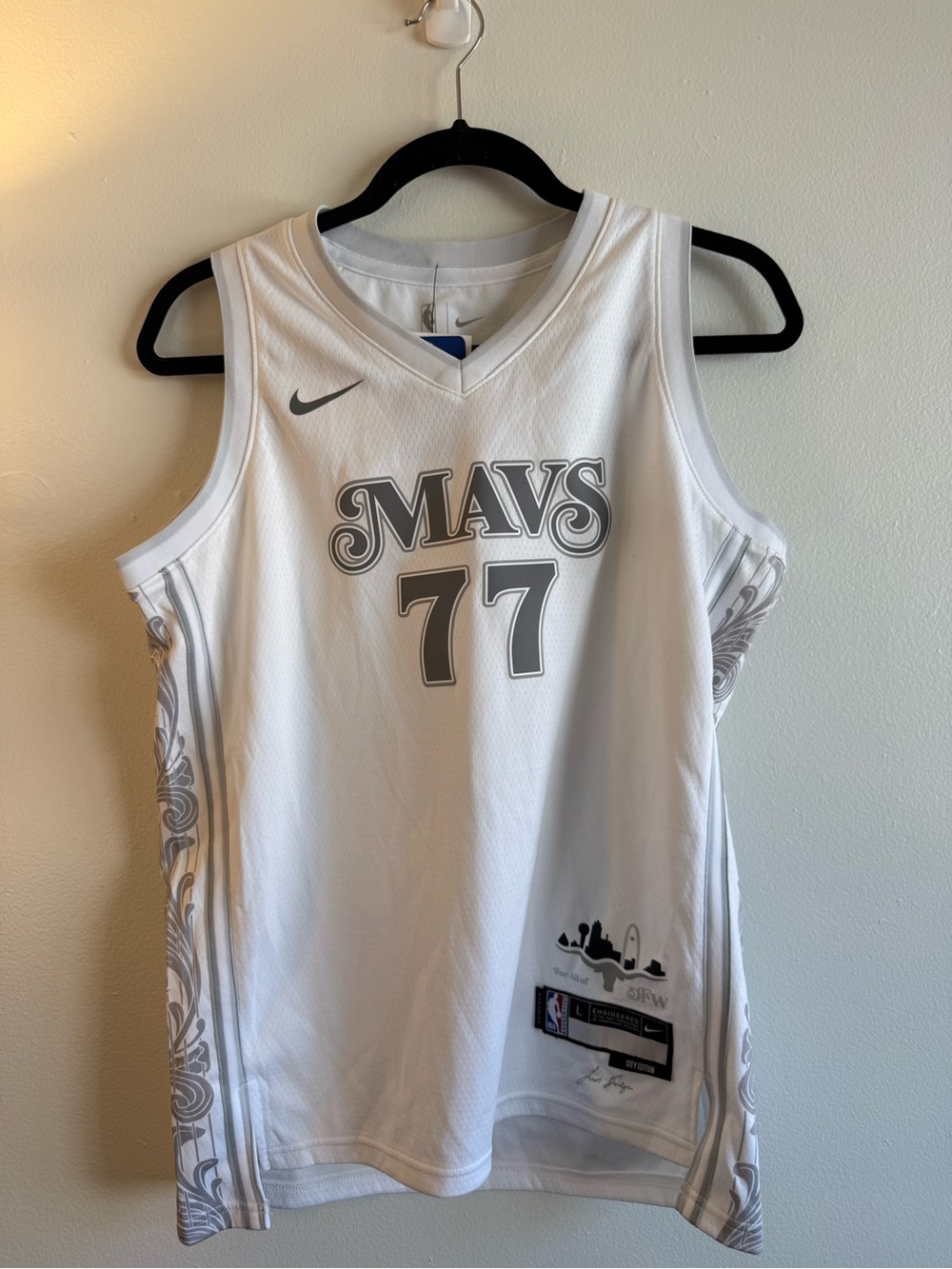 NWT Luka Doncic Dallas Mavericks City Edition white jersey L (14-16)